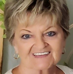 Meet your Posher, Gloria